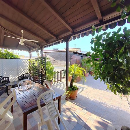 Xenia Garden 2 Apartment Avola Bagian luar foto