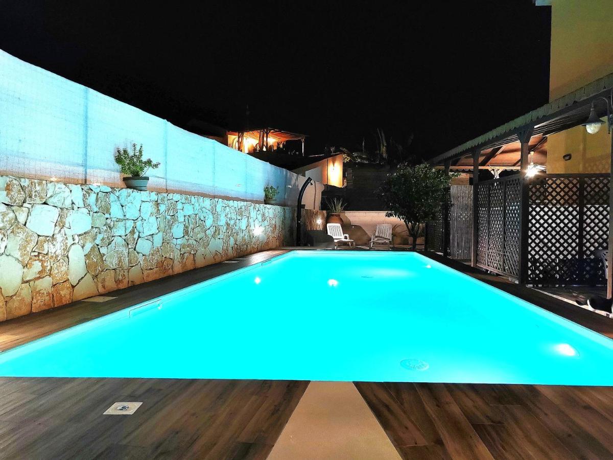 Xenia Garden 2 Apartment Avola Bagian luar foto